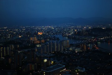 ฟุกุโอกะทาวเวอร์ยามราตรี