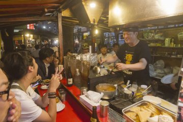A busy Yatai
