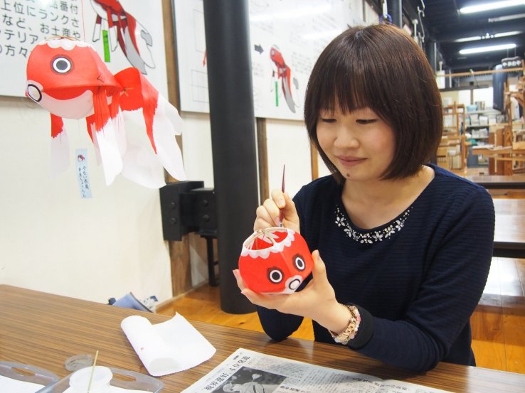 Goldfish lantern making in Yanai