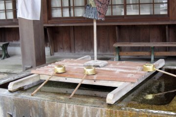 Be sure to wash your hands before entering the shrine area of Tsukimi Tei.