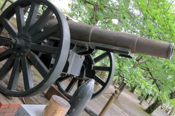 No fortress is complete without a cannon.