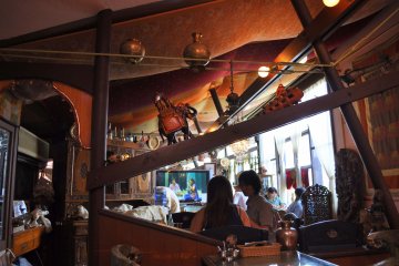 Videos of Ravi and Anoushka Shankar and some Bollywood tunes constitued the soundtrack of the restaurant