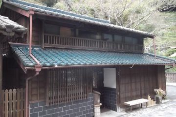 That little fence by the window is a feature I haven't seen elsewhere