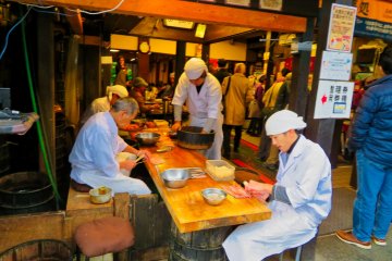 Cutting eel on Omotesando road