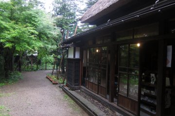 Bagian luar rumah Samurai di Kakunodate, Prefektur Akita