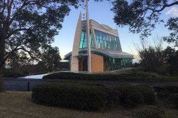 Hilton's wedding chapel.