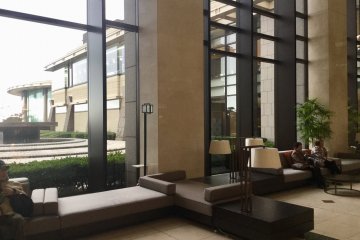 The long glass panels creates luxurious spaces.