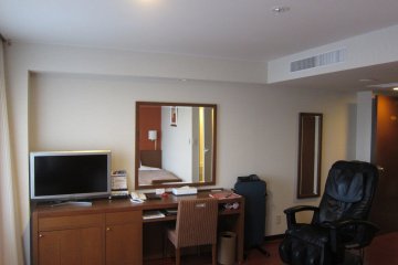 Massage chairs are a benefit for Executive Single Rooms