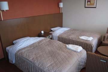 Deluxe Twin Beds
