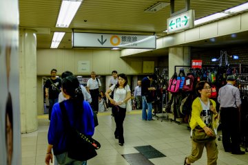 Well signed connection passageways