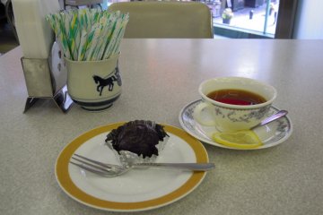 Toko Kue Kiku-ya