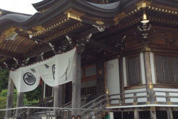The main temple is also avaliable to grant prayer sessions for luck in relationships or business for additional fees.