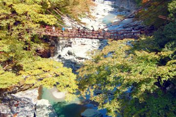 Jembatan Kazurabashi