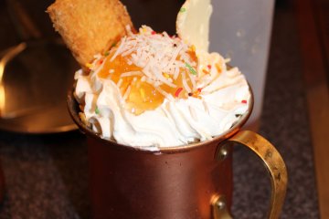 Dessert monja: mixed fuits