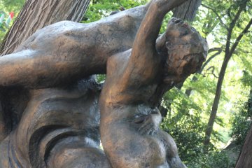 Romantic bronze sculptures can be spotted around the park grounds.