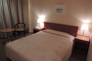Deluxe single bedroom