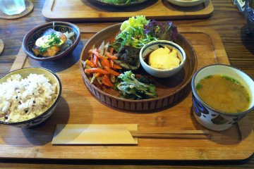 Doumu Okinawan Cafe & Art Gallery