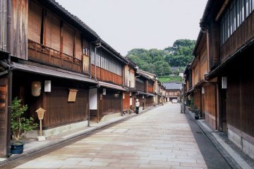 Higashi Chaya District
