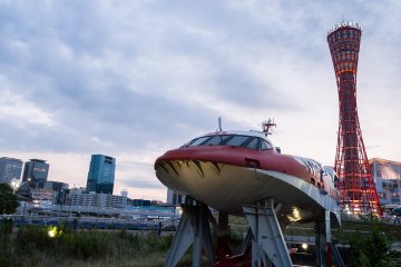 The Techno Super Liner (Hayate) is a working experimental boat (built at one sixth scale of its potential) that's part of the Maritime Museum's external display.