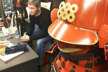 Choosing an armor and discussing backgrounds
