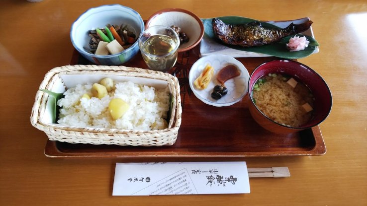 A delicious chestnut rice lunch from Chikufudo in Obuse.
