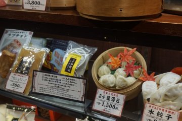 Dan ini bakpao super besar yang lebih cocok disebut sebagai bantal!