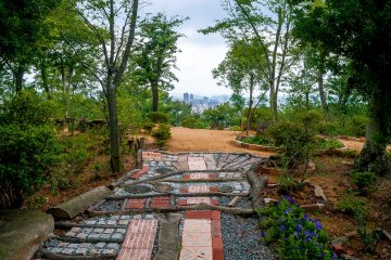 The garden delivers some nice views over the city whilst leading you to a wealth of romantic spots.