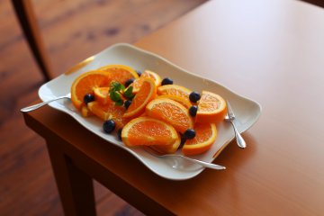 Free fresh fruit—a great treat for a hot day!