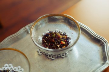 Tea samples for you to smell