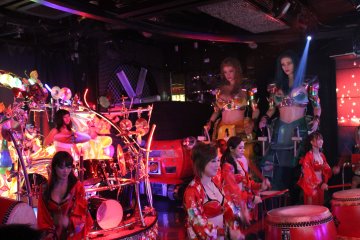 Bring on the band! The perfomers at Robot Restaurant are ready to amaze.