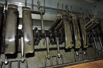 Green tea dust on the machinery