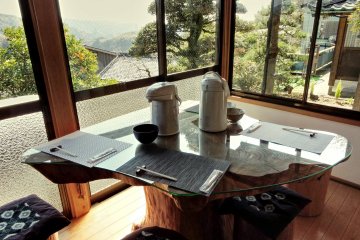 Inside the cafe at Okakae Chaen Kanebun