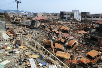A landscape of waste and rust 