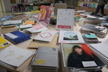 A wide collection of art books