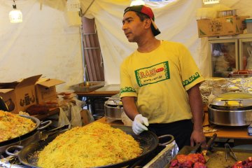 Even Brazilian-inspired Indian meals make an appearance at the festival. Hop from one food stall to the next to taste a variety of dishes.