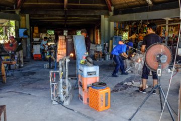 <p>La plupart des ateliers ne sont pas ouverts aux visiteurs cependant vous pouvez admirer leur travail</p>
