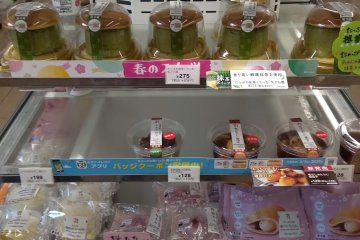 Green tea desserts at the konbini 