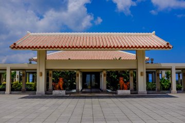 Entrance to the Sunset Lounge