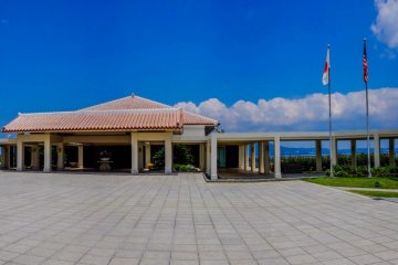Bankoku Shinryokan entrance panorama