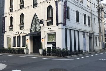 Intimate streetscapes