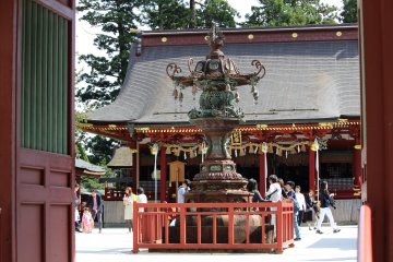Lantern in the center of Shiogama Shrine