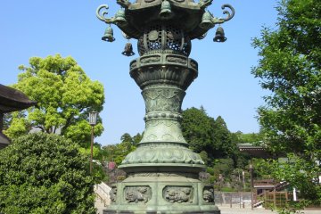 Metal lantern in Naritazan
