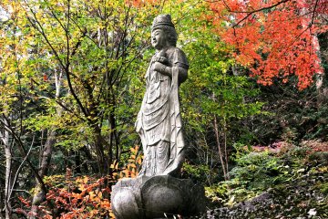 Statue at Rakenji