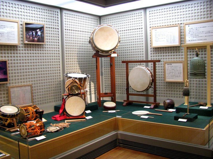 More taiko drums
