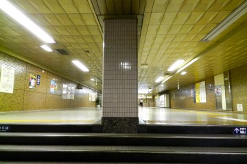 Changing lines at Kayabacho