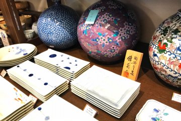 Beautiful vases and plates 