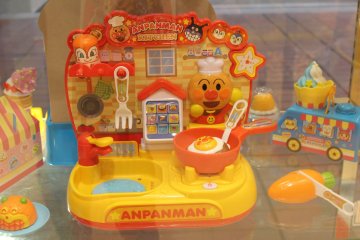 Mainan dengan karakter Anpanman