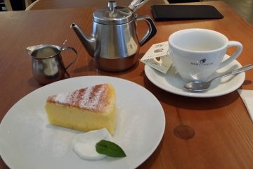 A delicious cheese cake set