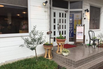 Entrance to Conseil.
