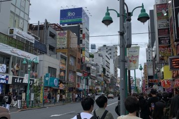 Cafe BingGo is on the second floor of the TRN building, close to the Shin-Okubo Station.